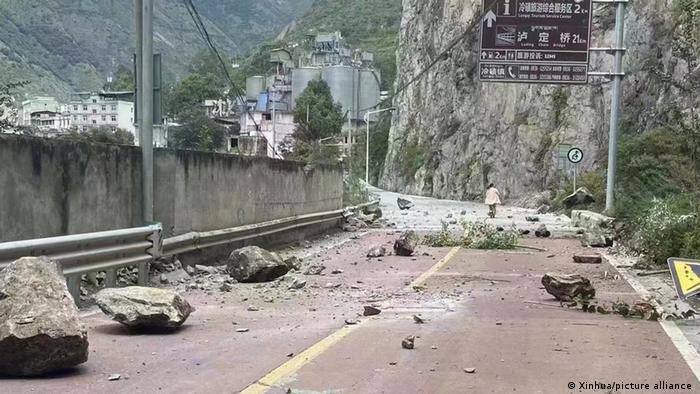 Gempa Dahsyat di Sichuan Cina Tewaskan 40 Orang
