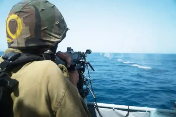 “Israel” dan Mesir Menahan Nelayan Palestina dan Menyita Kapal Mereka di Lepas Pantai Gaza