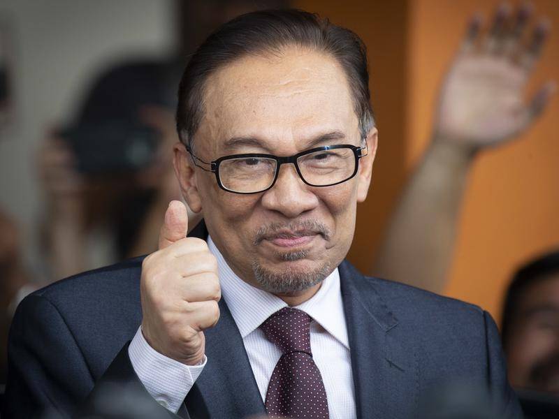 Anwar Ibrahim ditunjuk sebagai PM Malaysia ke-10