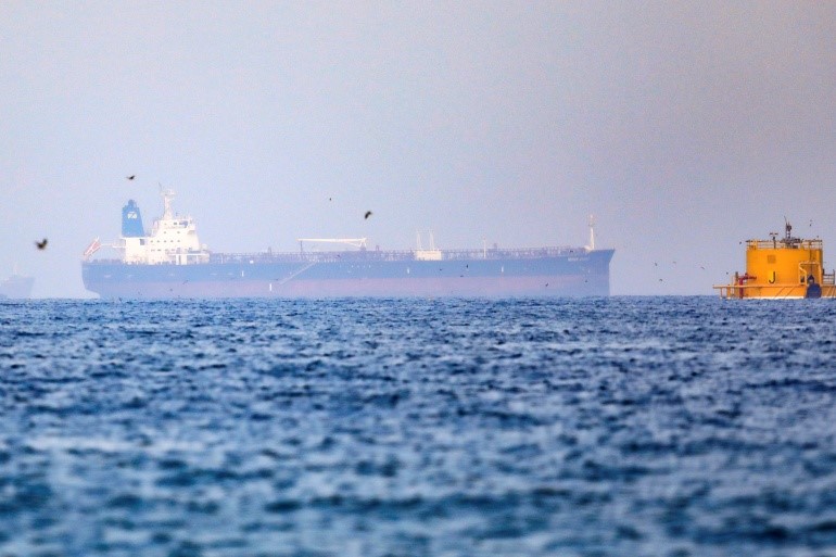 Tanker Minyak Diserang Drone Bersenjata di Lepas Pantai Oman