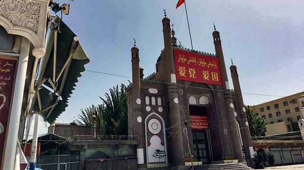 Cina buka masjid dan longgarkan praktik agama di Xinjiang, tapi Muslim Uighur tidak percaya
