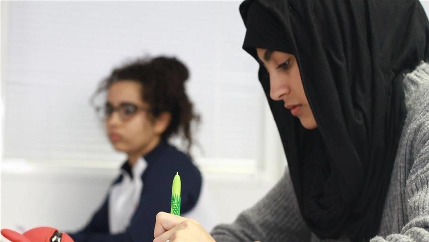 Pemerintah Prancis tutup dua sekolah Islam