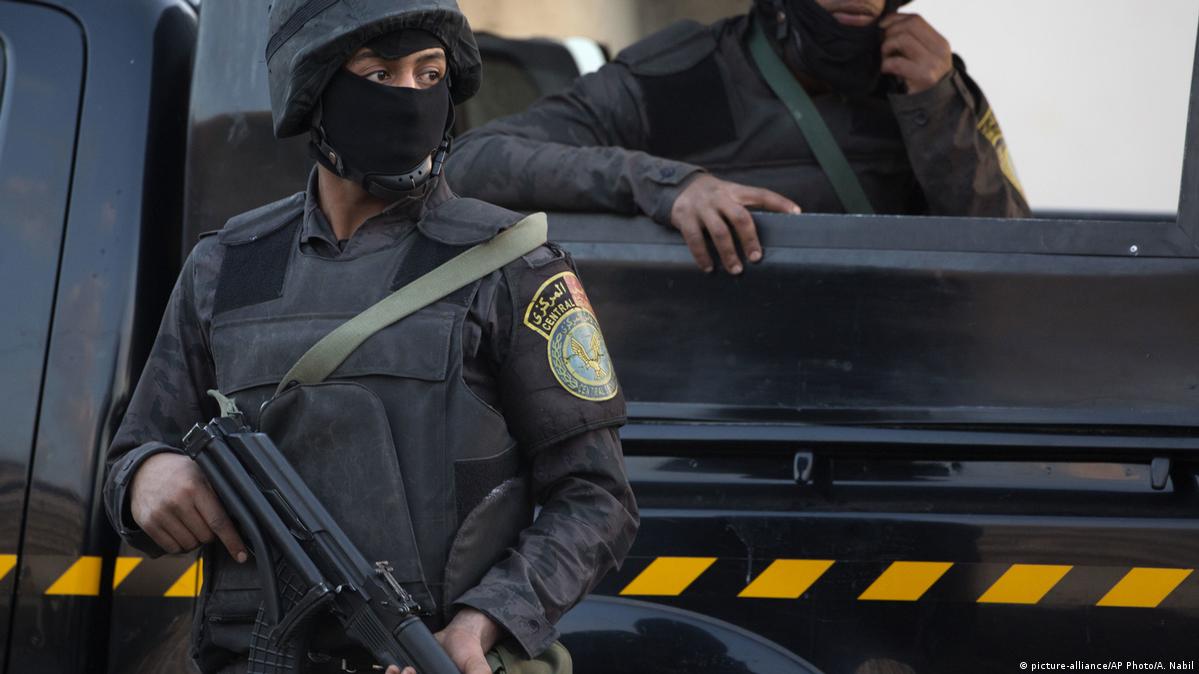 Dua polisi Mesir tewas dalam serangan di Kairo