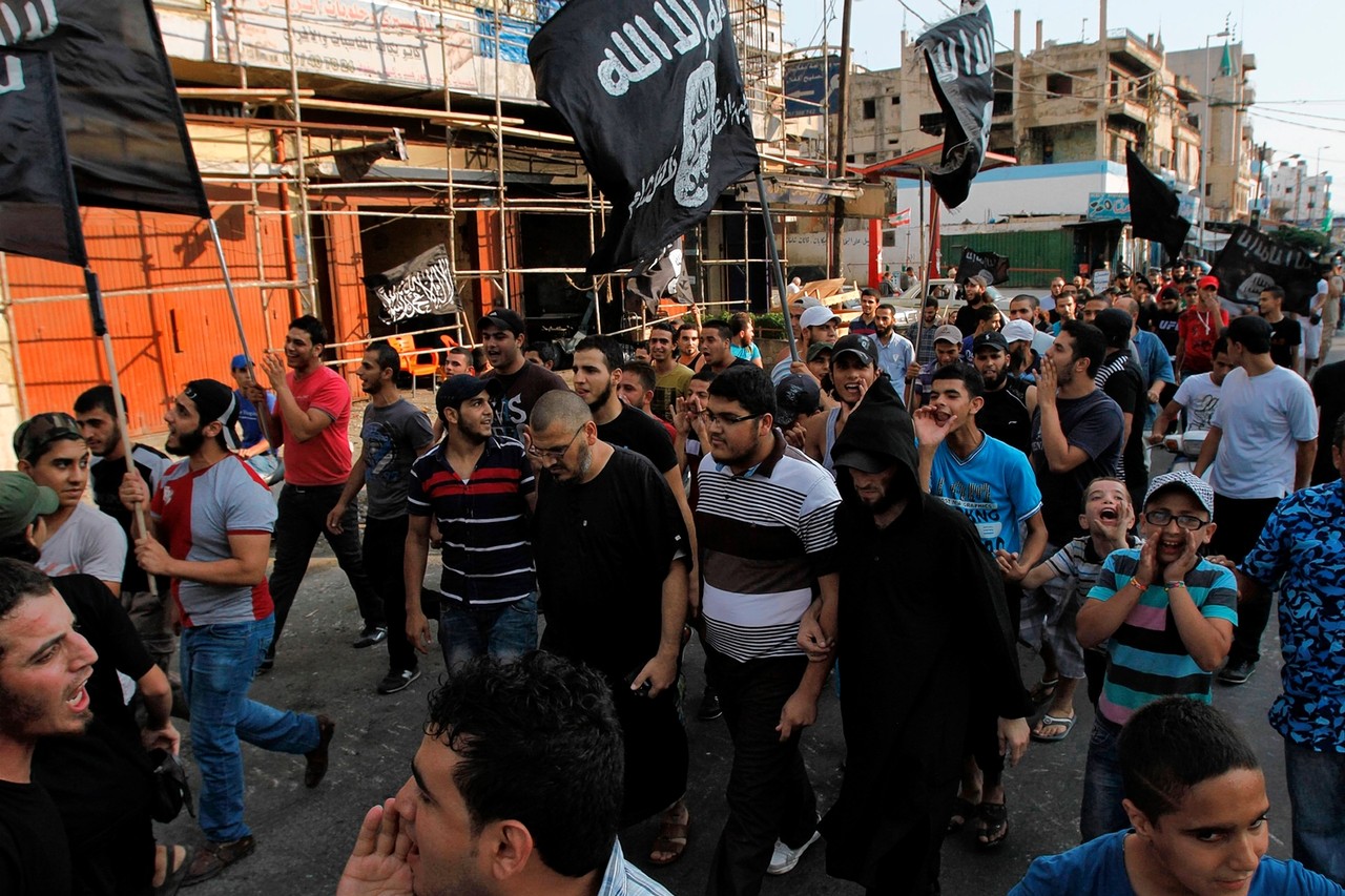 Ekonomi Hancur, Para Pemuda Lebanon Jadi Sasaran Perekrutan ISIS
