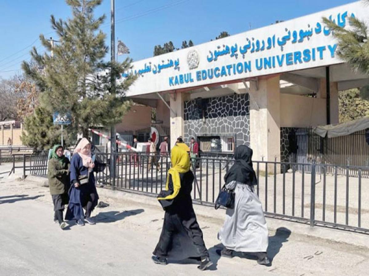 Arab Saudi minta IIA cabut larangan kuliah bagi perempuan Afghan