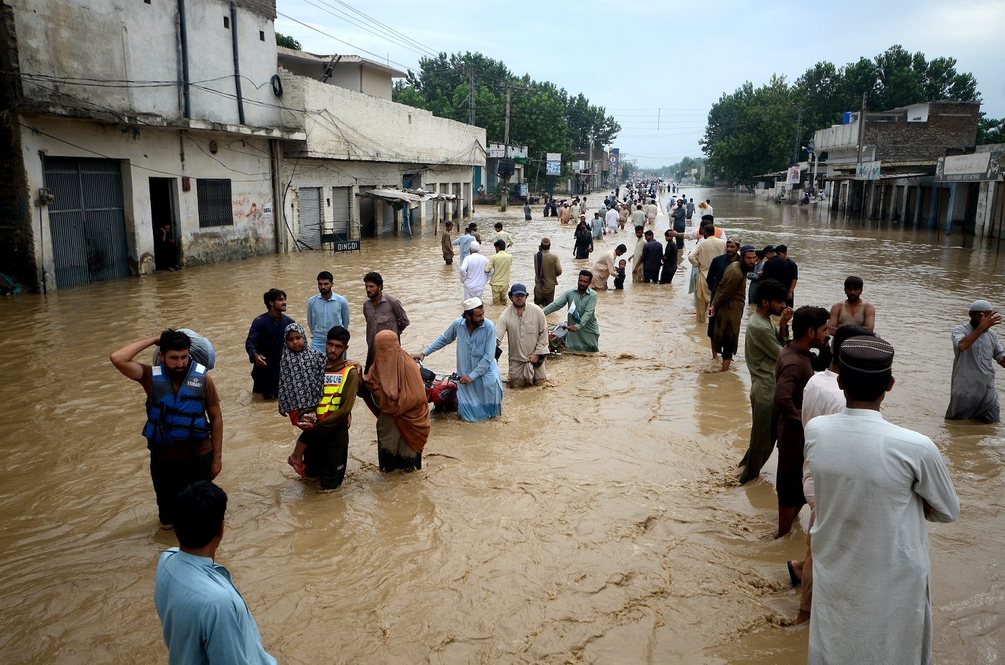 Pakistan Minta Dunia Bantu 20 Juta Warganya yang Terkena Banjir