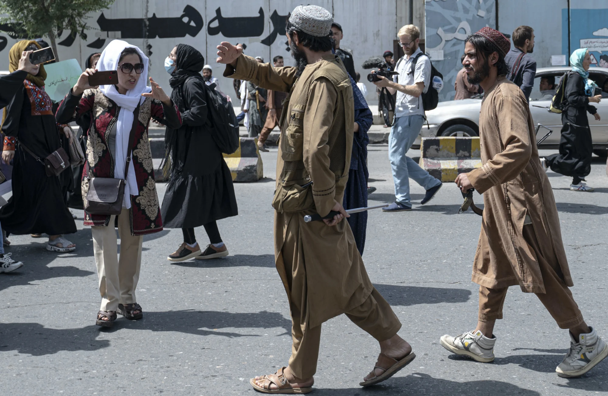 Tak Taati Aturan Berpakaian, Taliban Perintahkan NGO Larang Perempuan Masuk Kerja