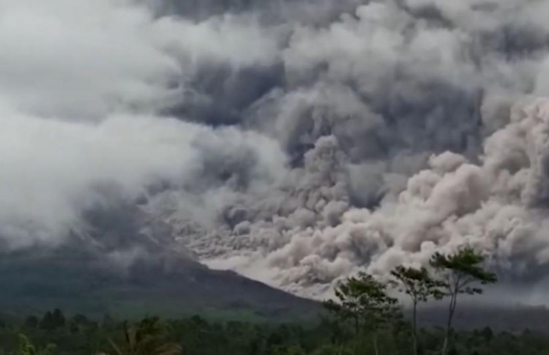 Jepang cabut peringatan tsunami yang dipicu erupsi Gunung Semeru