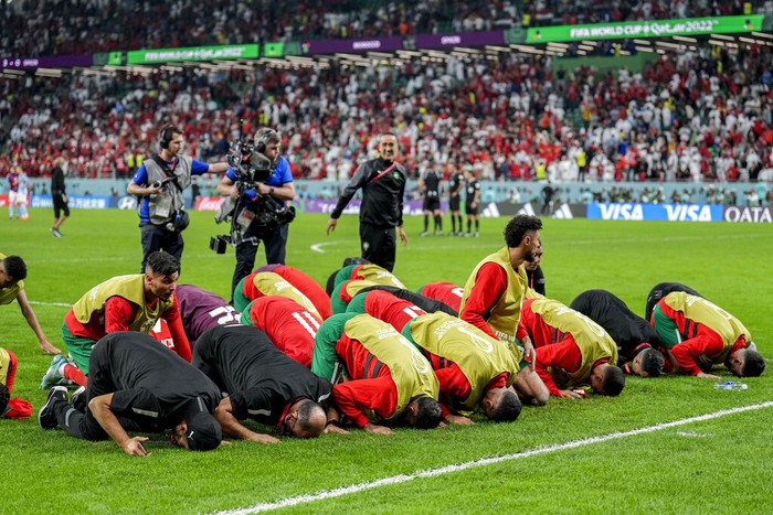 Berhasil kalahkan Spanyol, Timnas Maroko sujud syukur