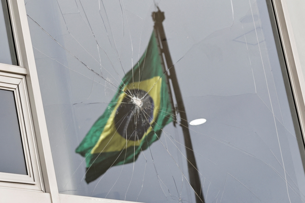Facebook, YouTube hapus konten yang mendukung serangan anti-pemerintah di Brasil