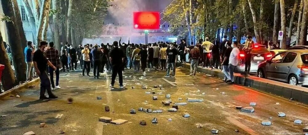 30 jurnalis Iran masih ditahan sehubungan dengan protes anti-rezim