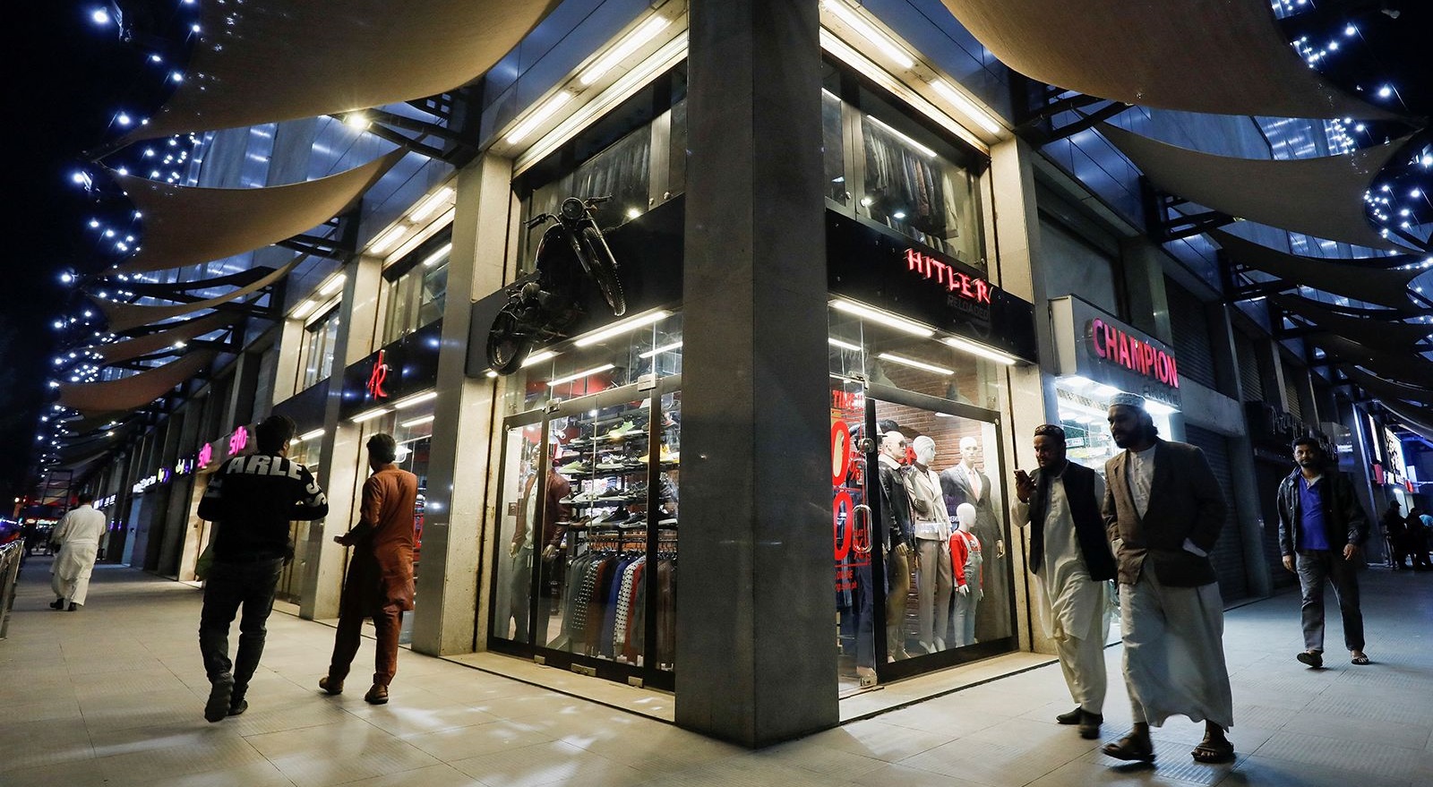 Krisis Ekonomi Memburuk, Pakistan Minta Mall dan Pasar tutup Lebih Cepat