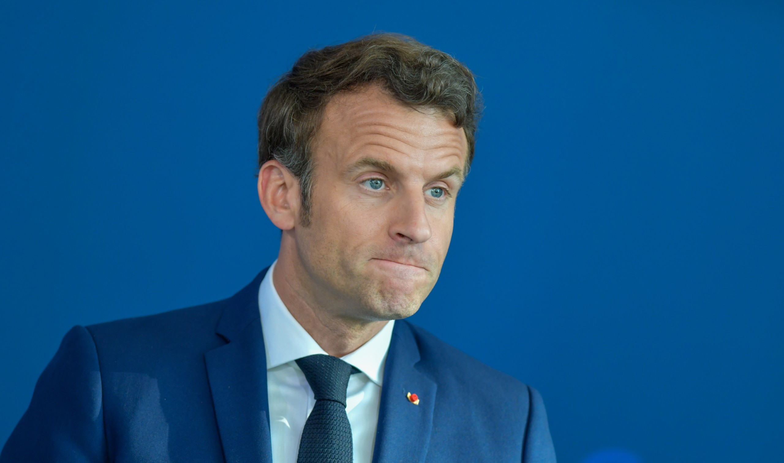 Macron Tolak Meminta Maaf Atas Penjajahan Prancis di Aljazair