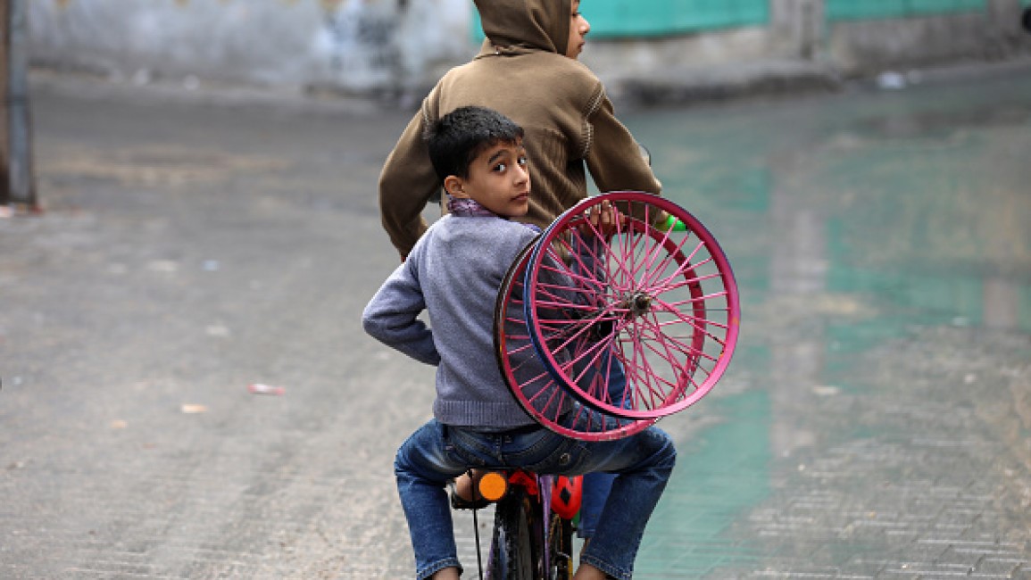 Penderitaan Keluarga Miskin Gaza Berlipat Ganda di Musim Dingin