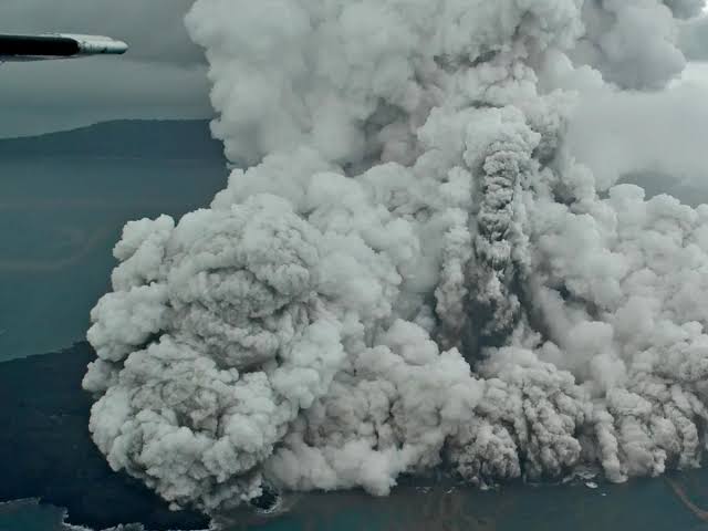 Gunung Anak Krakatau Erupsi, Warga Pesisir Diimbau Waspada