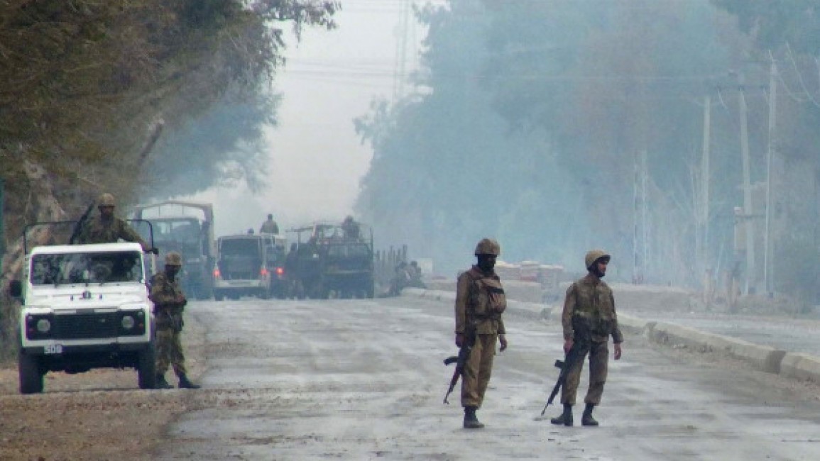 Taliban Pakistan Bunuh 2 Polisi di Tengah Eskalasi Kekerasan
