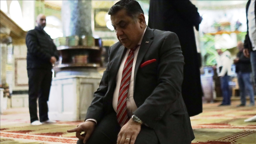Menteri Muslim Inggris berkesempatan shalat di Masjid Al-Aqsa