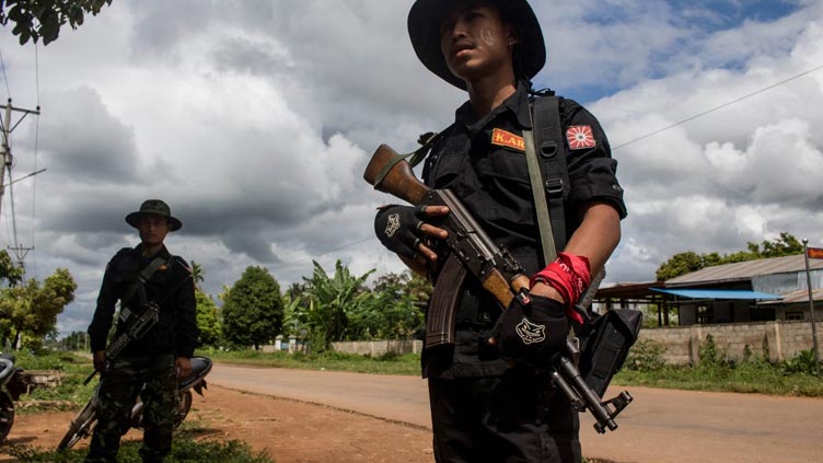 Junta militer Myanmar izinkan warga yang “loyal” membawa senjata
