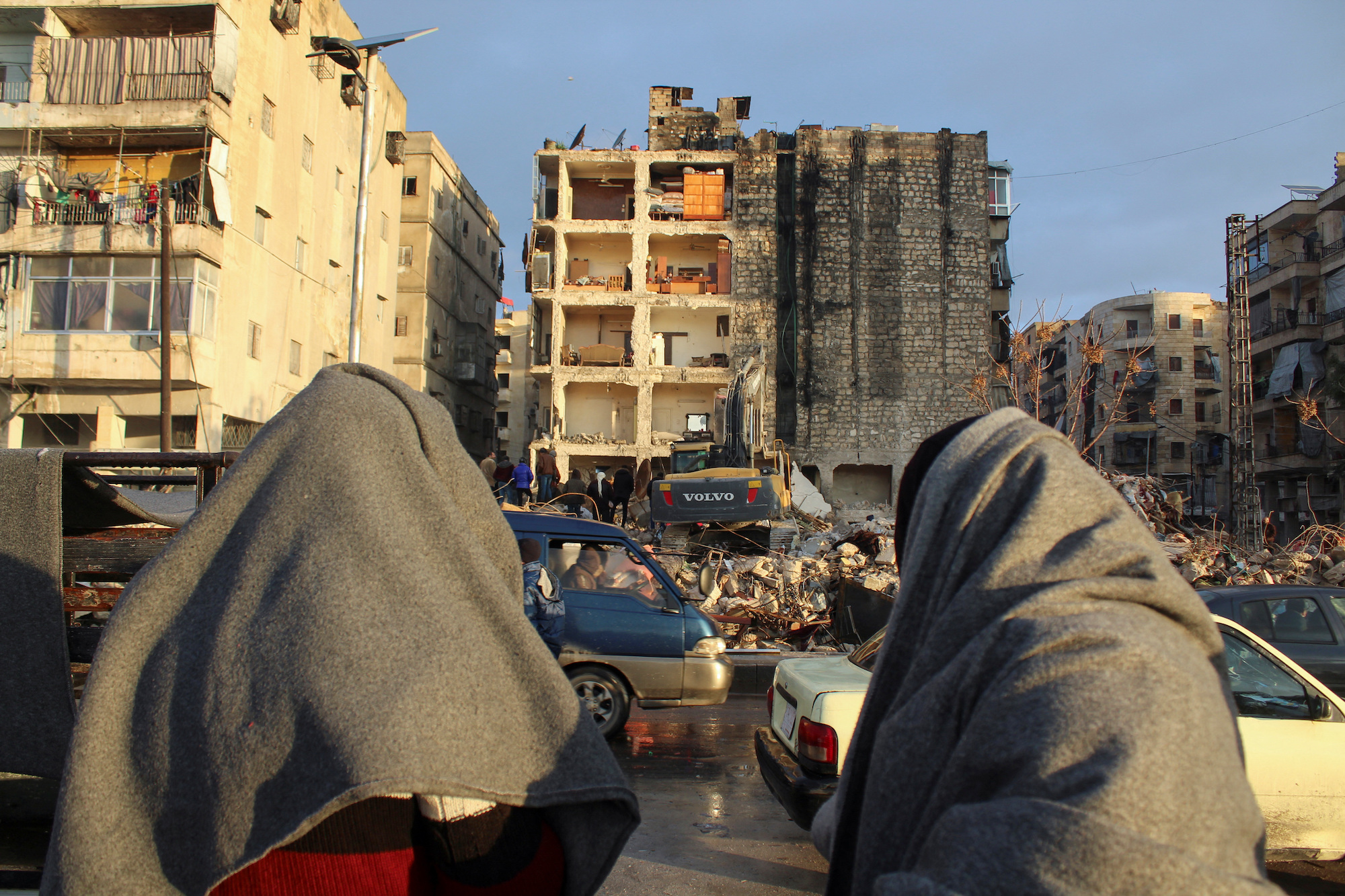 Khawatir Gempa Susulan, Warga Idlib Pilih Tidur di Jalan