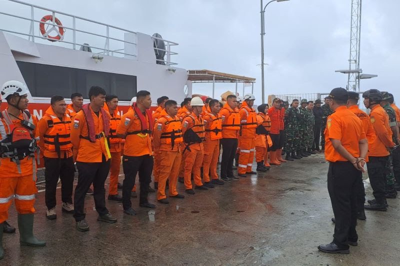 Tim SAR Gabungan Menuju Natuna Gunakan Kapal Bantu Korban Longsor