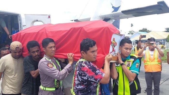 Amankan masjid saat warga sedang tarawih, dua aparat TNI-Polri tewas diserang KKB