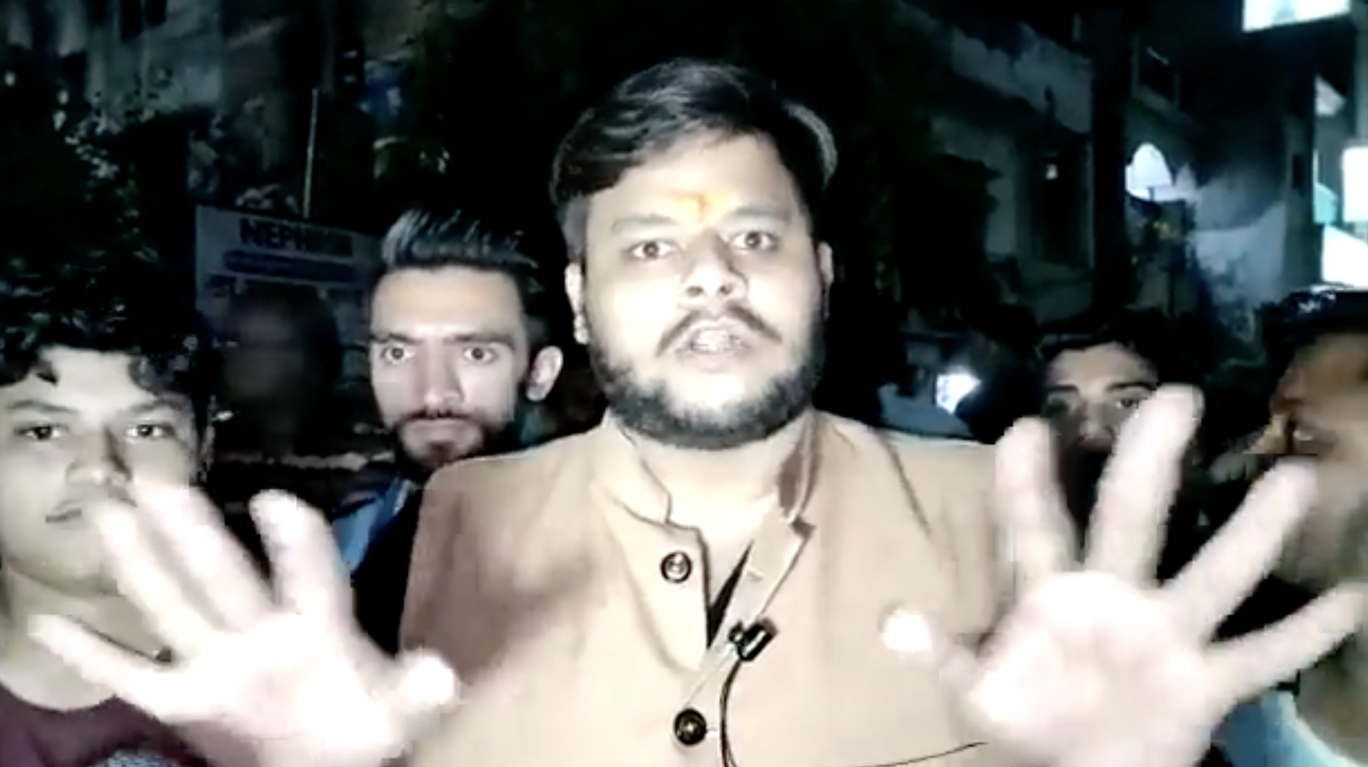 Massa Hindu Radikal Bubarkan dan Larangan Shalat Tarawih di Uttar Pradesh