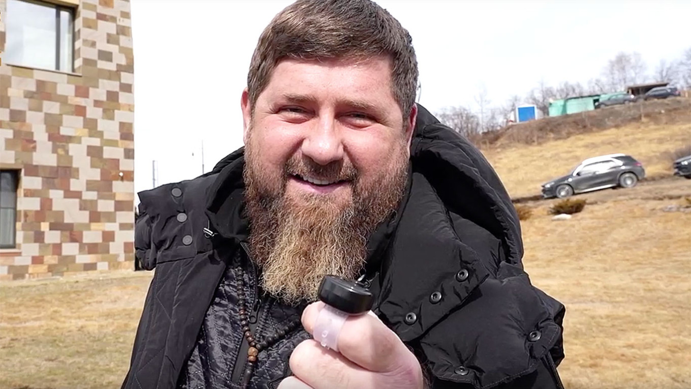 Ramzan Kadyrov Disebut Keracunan Tapi Menolak Diobati Dokter Rusia