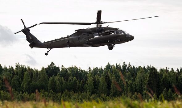 Dua heli Black Hawk AS terjatuh, korban jiwa belum diketahui