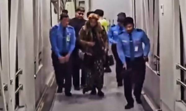 Cium Tangan dan Kawal Habib Bahar Usai Turun dari Pesawat, 3 Petugas Bandara Soetta Dipecat