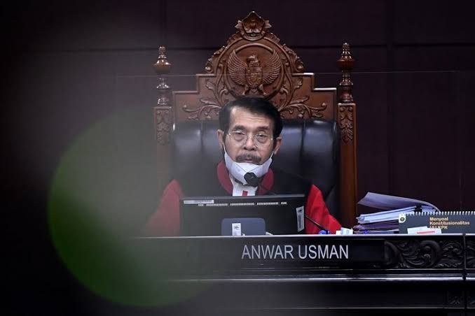 Adik Ipar Jokowi Anwar Usman Kembali Jadi Ketua MK, Pakar Hukum Tata Negara: Mengejutkan!