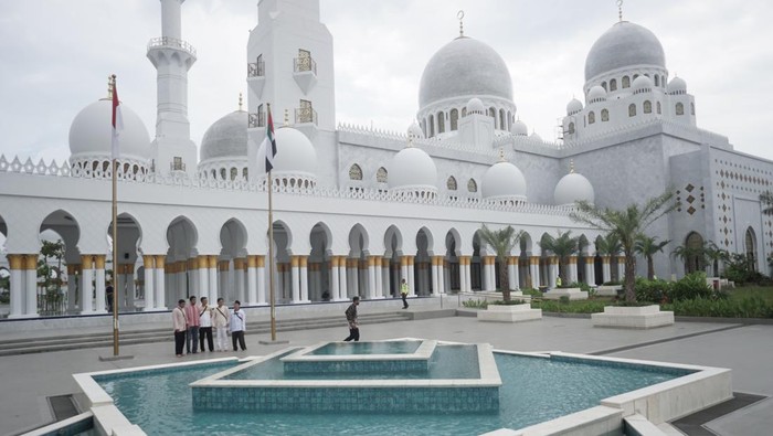 Ma’ruf Amin resmikan pembukaan Masjid Sheikh Zayed Al Nahyan di Solo untuk umum