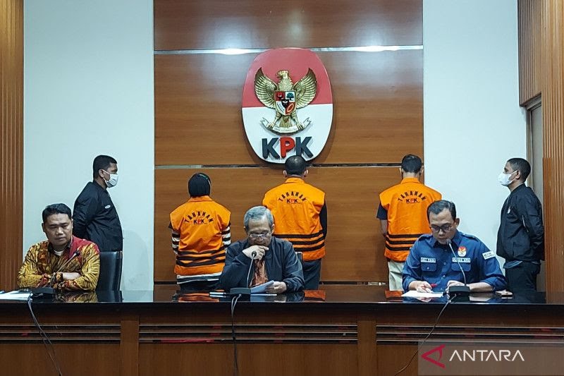 Bupati Meranti Ditetapkan Tersangka atas Tiga Kasus Korupsi