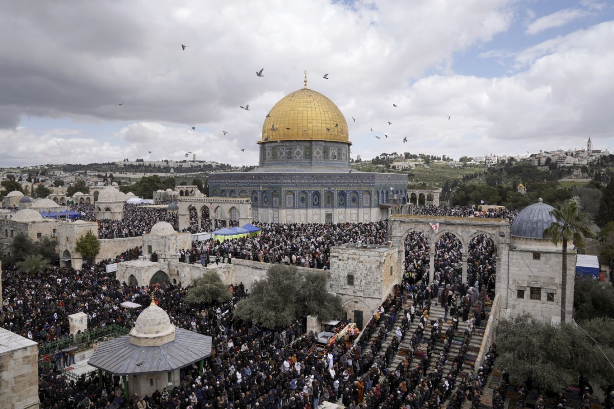 Polisi “Israel” Kembali Serang Jemaah di Masjid Al Aqsa