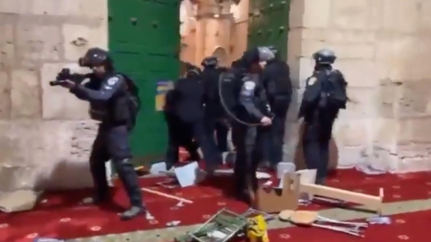 Pasukan “Israel” Serang Masjid Al-Aqsa Dua Malam Berturut-turut