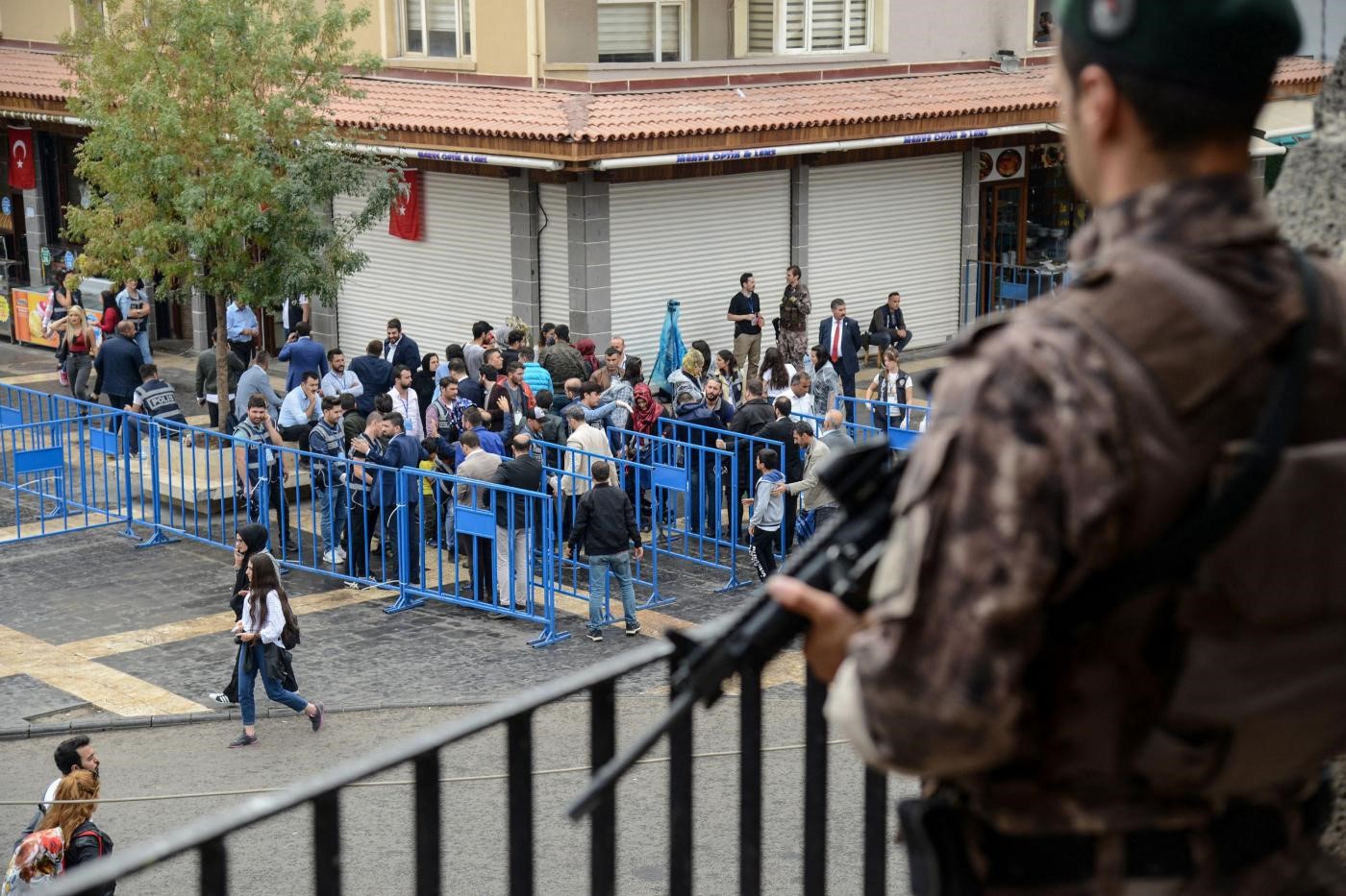 Turki: Lebih Dari 100 Ditangkap Dalam Operasi ‘Kontra-Teror’ Sebelum Pemilu